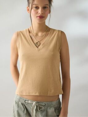 BDG V-Neck Sleeveless Spill The Tee